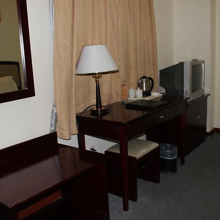 Super 8 Beijing Yizhuang Tianbao Hotel Eksteriør billede